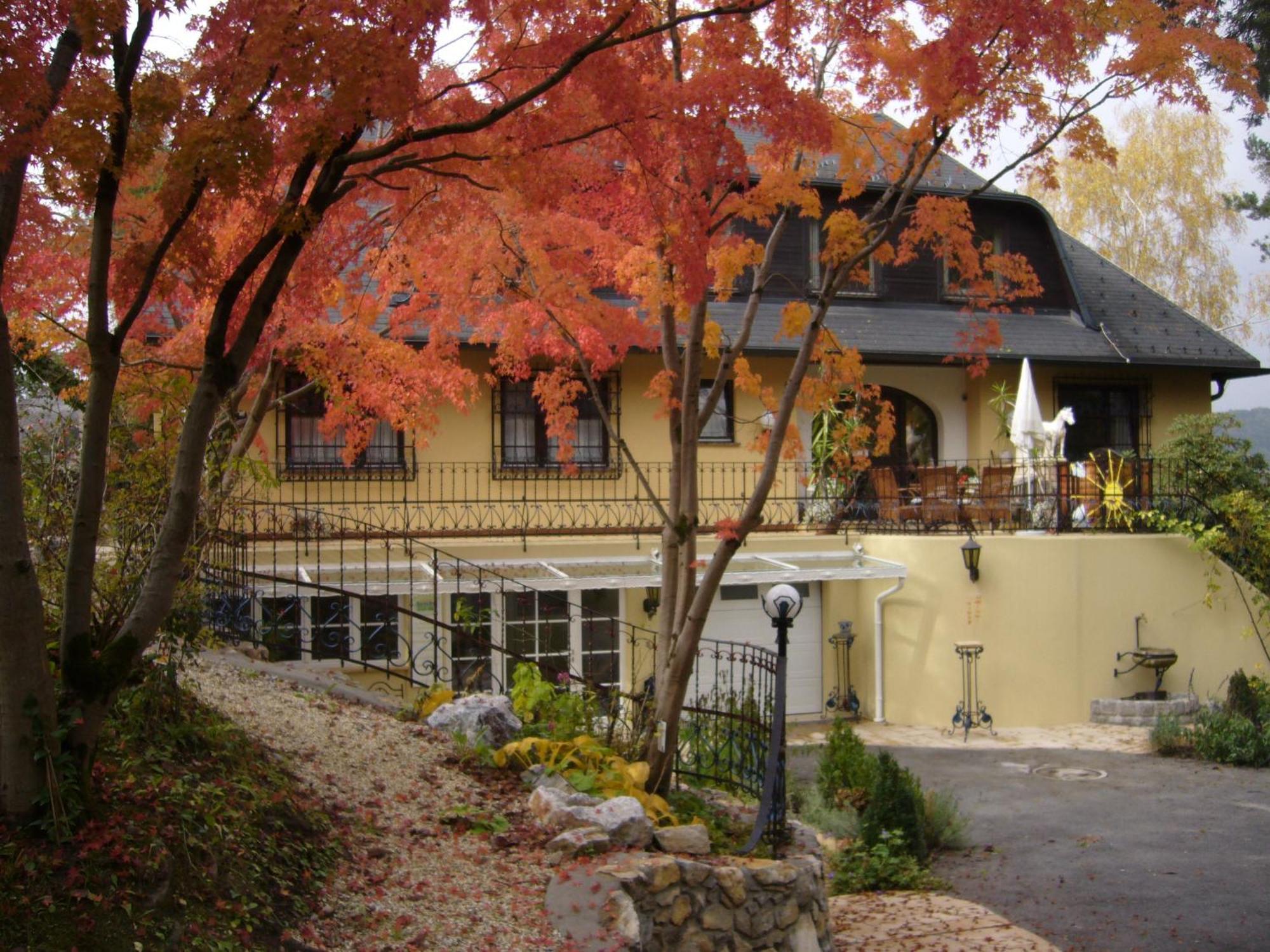 Hotel Restaurant - Haeuserl Im Wald Graz Exterior foto